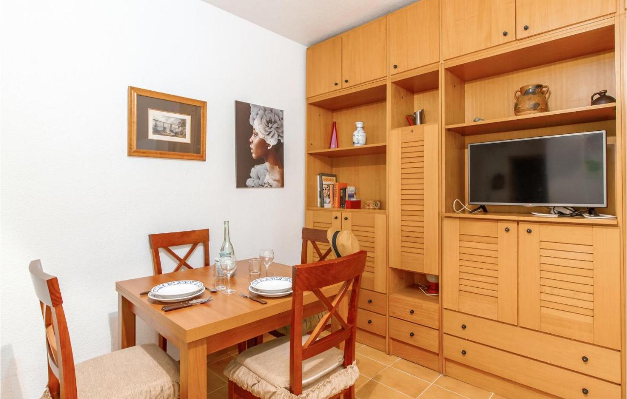 1 Bedroom Nice Apartment In Santa Pola Buitenkant foto