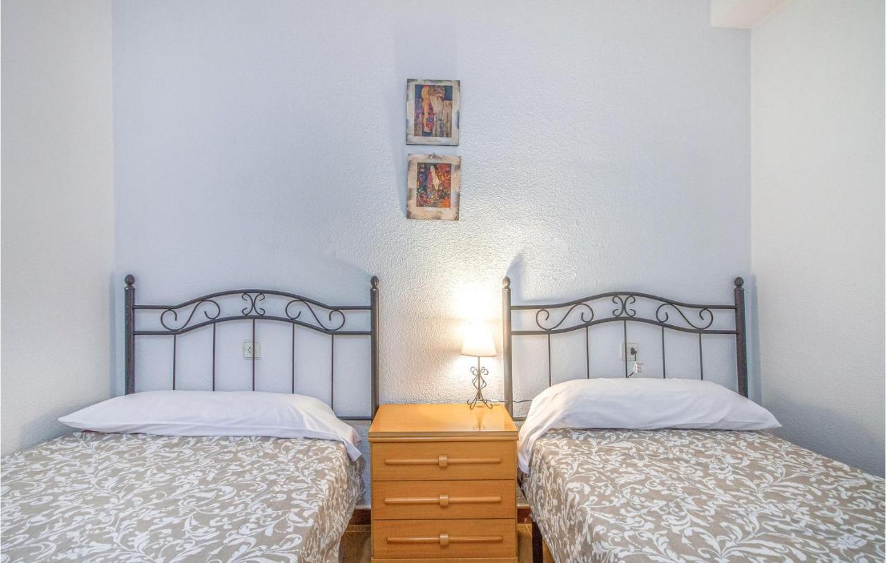 1 Bedroom Nice Apartment In Santa Pola Buitenkant foto